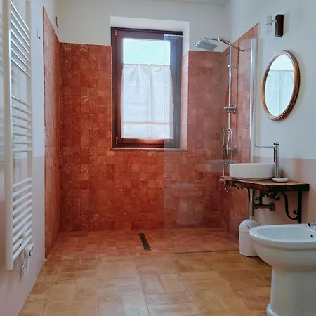 Alba Dei Due Bed and breakfast 3*